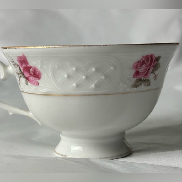Bavaria Schumann Artzberg Germany Roses and Buds tea cup - Picture 5 of 9